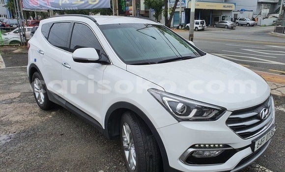 Buy Used Hyundai Santa Fe White Car in Kigali in Rwanda Buy Used Hyundai Santa Fe White Car in Kigali in Rwanda