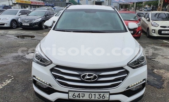 Buy Used Hyundai Santa Fe White Car in Kigali in Rwanda Buy Used Hyundai Santa Fe White Car in Kigali in Rwanda