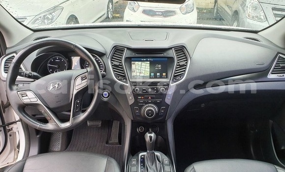 Buy Used Hyundai Santa Fe White Car in Kigali in Rwanda Buy Used Hyundai Santa Fe White Car in Kigali in Rwanda
