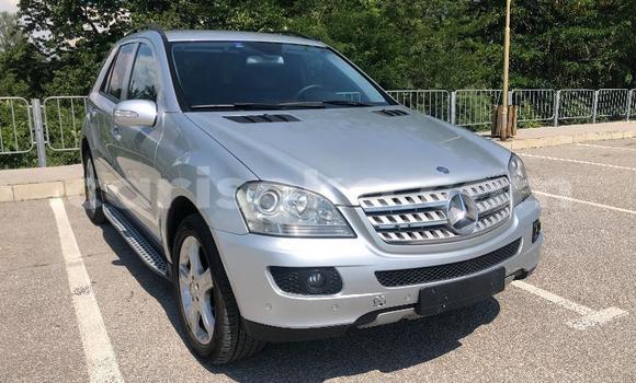 Acheter Occasion Voiture Mercedes-Benz ML–Class Autre à Kigali, Rwanda Acheter Occasion Voiture Mercedes-Benz ML–Class Autre à Kigali, Rwanda