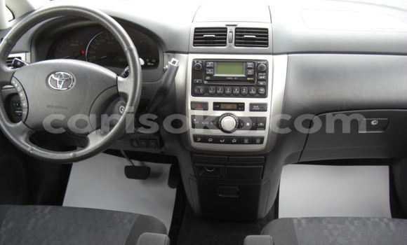 Sayi Na hannu Toyota Avensis Verso Gris Mota in Musanze a Rwanda Sayi Na hannu Toyota Avensis Verso Gris Mota in Musanze a Rwanda