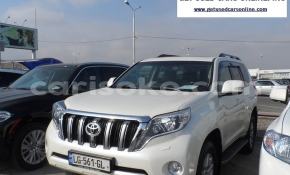 Acheter Occasion Voiture Toyota Prado Blanc à Kigali, Rwanda Acheter Occasion Voiture Toyota Prado Blanc à Kigali, Rwanda