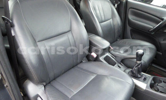 Sayi Na hannu Toyota RAV4 Beige Mota in Kigali a Rwanda Sayi Na hannu Toyota RAV4 Beige Mota in Kigali a Rwanda