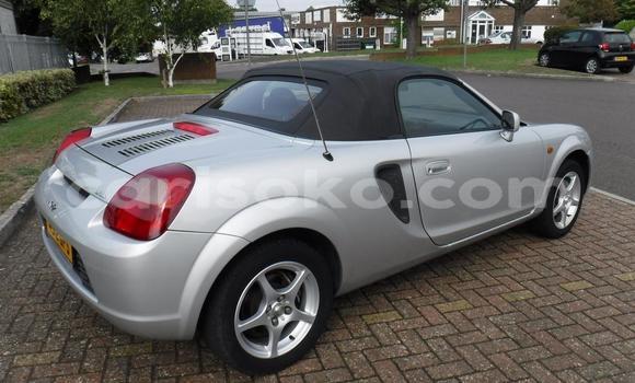 Acheter Occasion Voiture Toyota MR2 Gris à Kigali, Rwanda Acheter Occasion Voiture Toyota MR2 Gris à Kigali, Rwanda