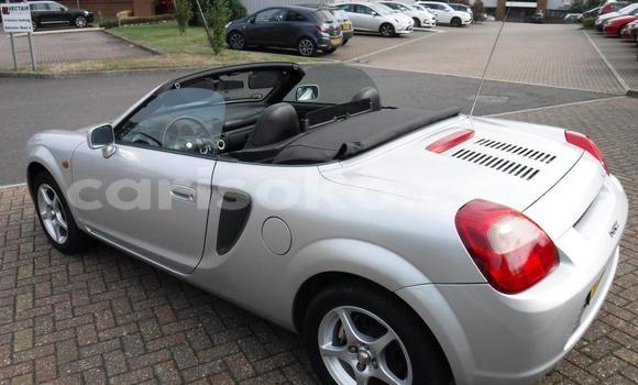 Acheter Occasion Voiture Toyota MR2 Gris à Kigali, Rwanda Acheter Occasion Voiture Toyota MR2 Gris à Kigali, Rwanda