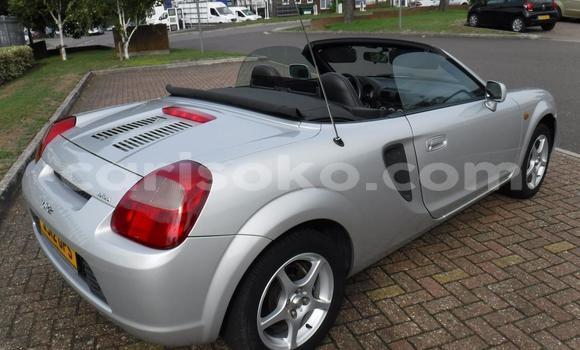 Acheter Occasion Voiture Toyota MR2 Gris à Kigali, Rwanda Acheter Occasion Voiture Toyota MR2 Gris à Kigali, Rwanda