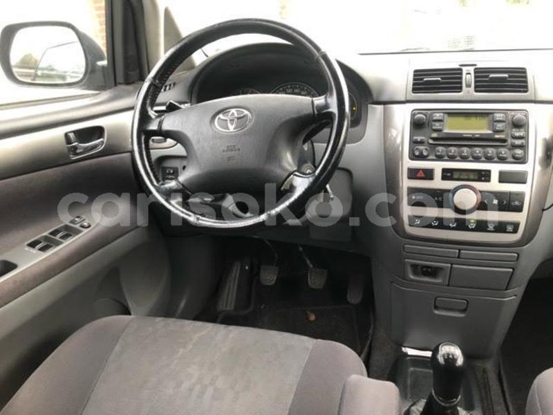 Big with watermark toyota avensis verso rwanda kigali 11675