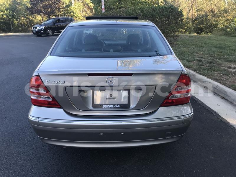 Big with watermark mercedes benz 190 rwanda kigali 11688