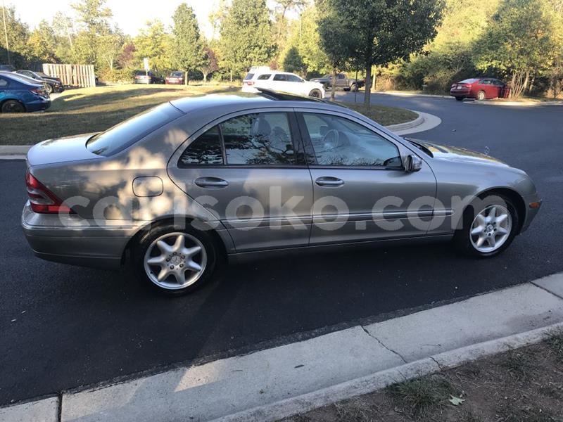 Big with watermark mercedes benz 190 rwanda kigali 11688