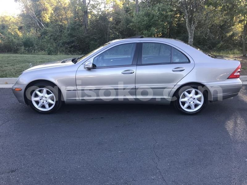 Big with watermark mercedes benz 190 rwanda kigali 11688